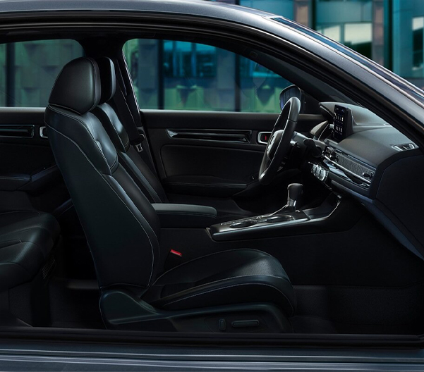 Interior view of the 2025 Honda Civic Hatchback dashboard