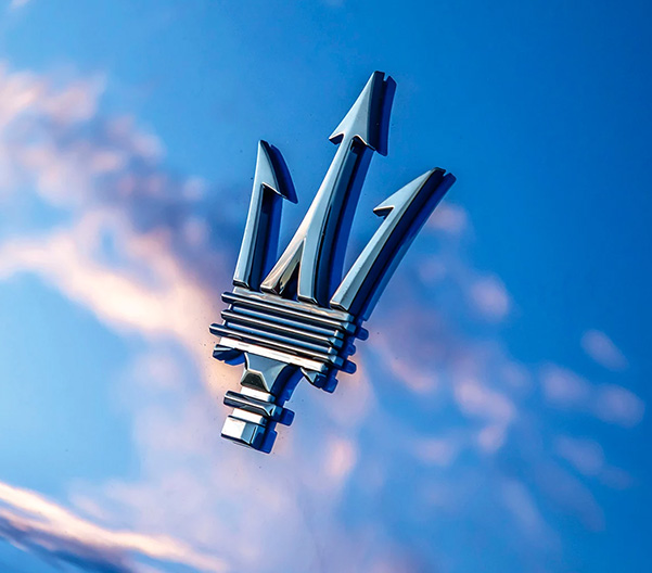 close up on maserati logo
