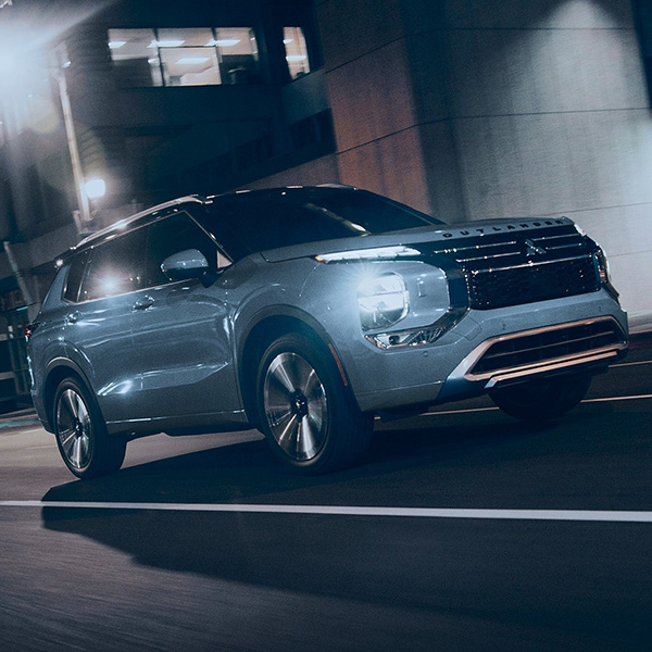 mitsubishi outlander driving