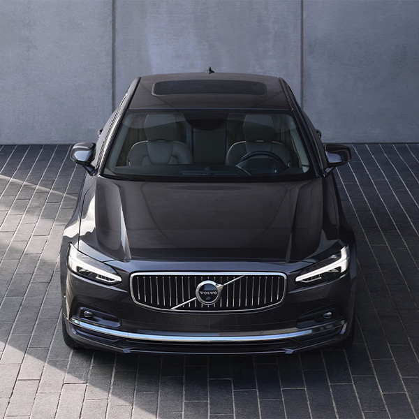 Volvo S90 seen from above, front.