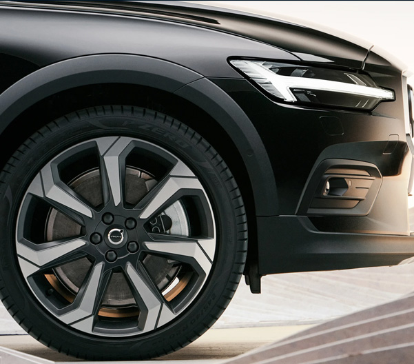 Volvo C40 Recharge exterior design.