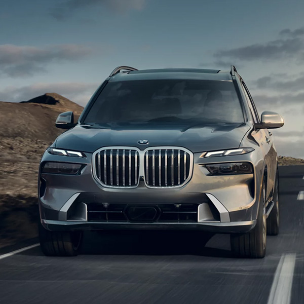 Front view of 2026 BMW X7