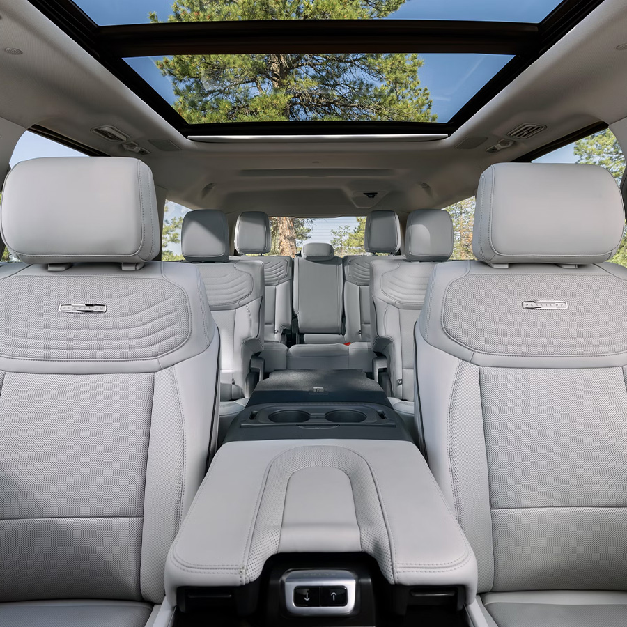 A 2026 Ford Expedition® Platinum® SUV interior