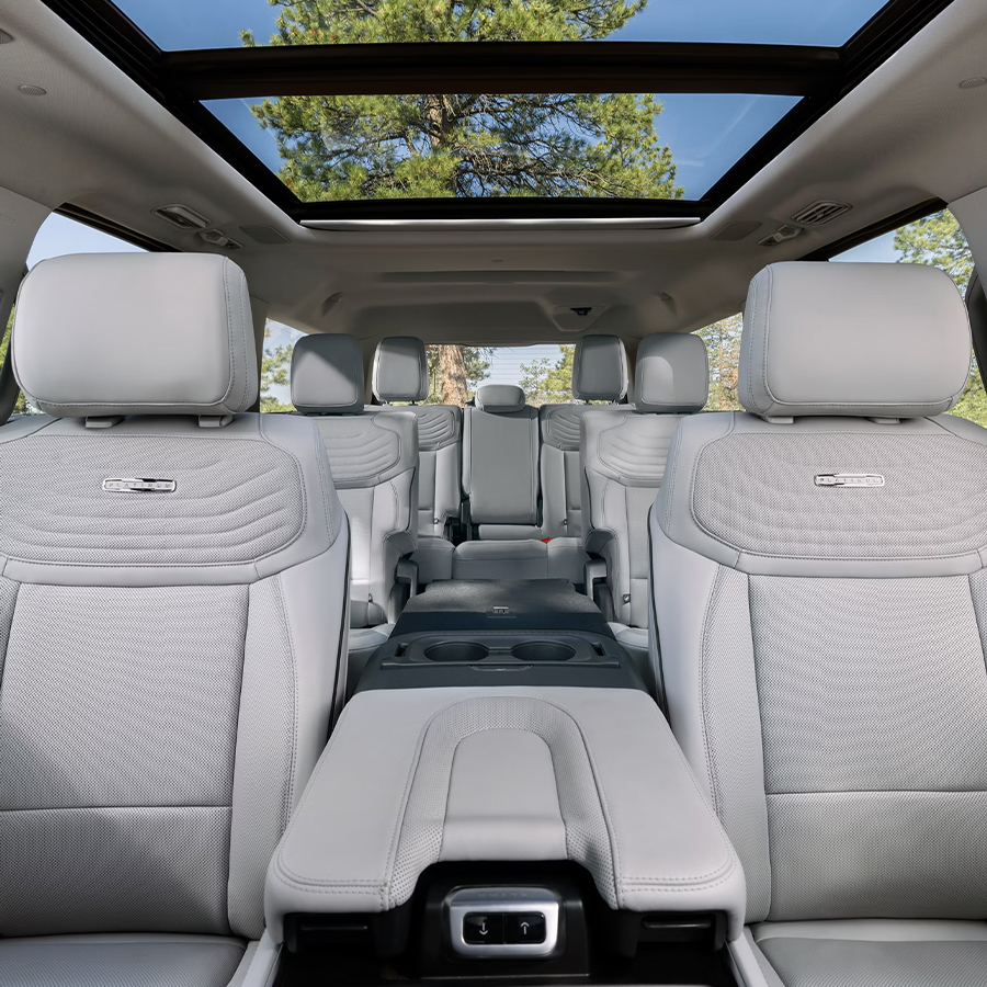 A 2026 Ford ExpeditionĀ® PlatinumĀ® SUV interior