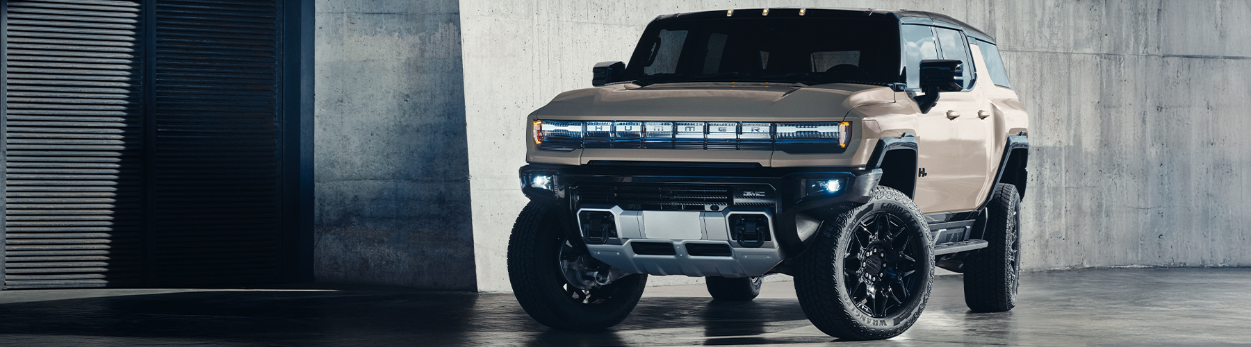 2026 GMC Hummer EV SUV 3X featured in Coastal Dune.
