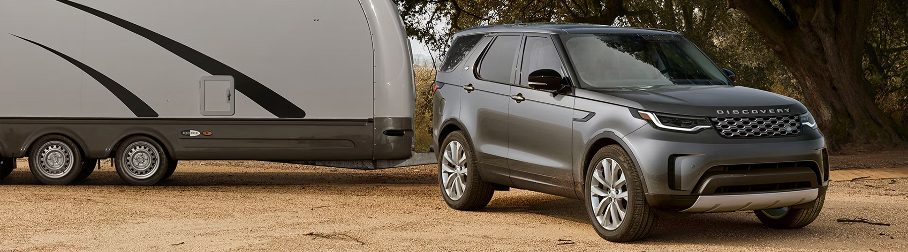 Land Rover Discovery towing
