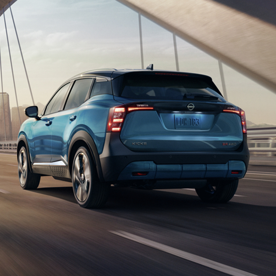 2026 Nissan Kicks SR, 3/4 rear, action