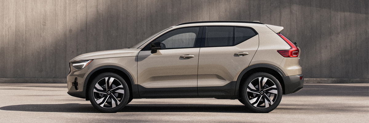 Profile view of 2026 Volvo XC40.