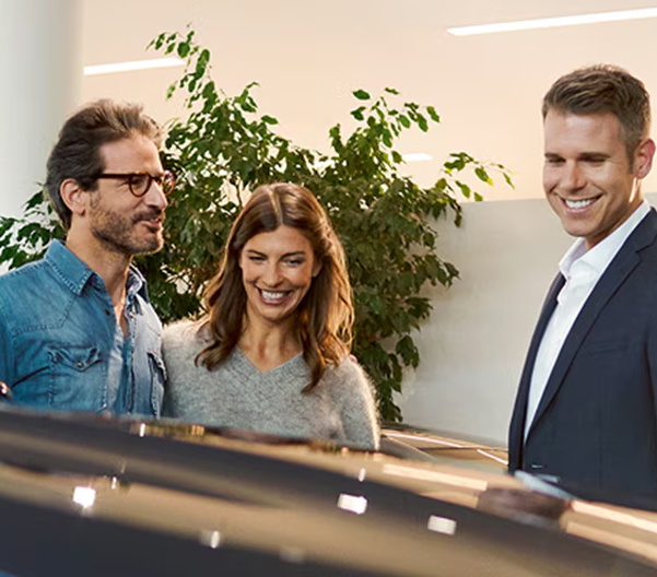 customer slooking at bmw