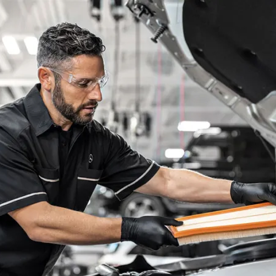Mercedes-Benz service technician