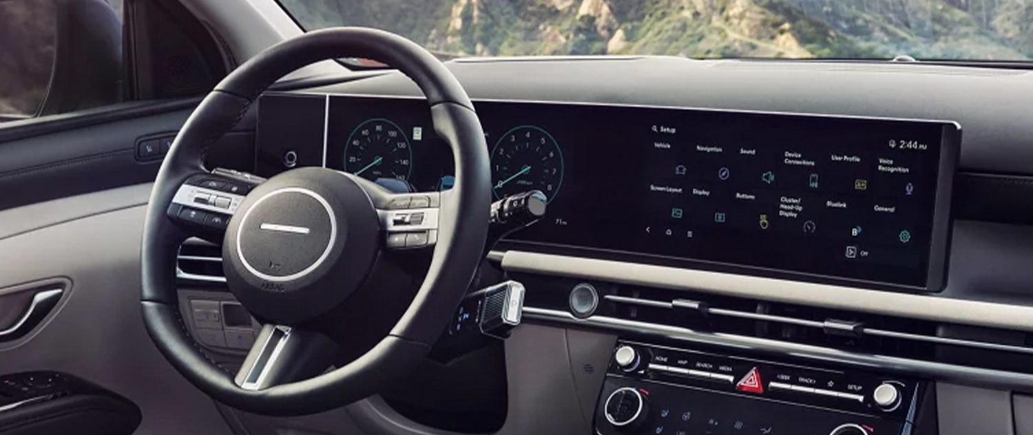 Interior of the 2025 Hyundai Tucson showing its steering wheel