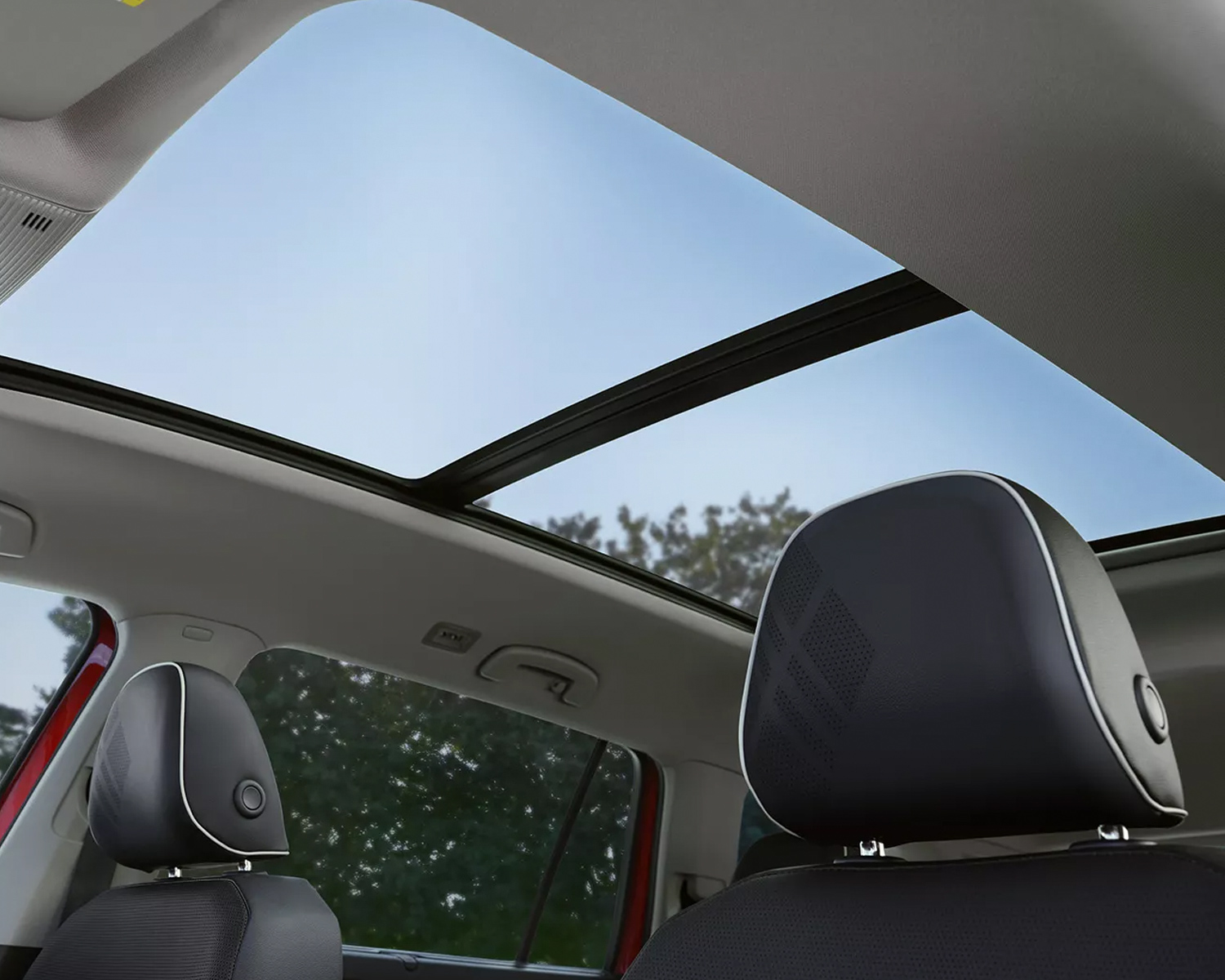 2025 Volkswagen Atlas tilting/sliding panoramic sunroof