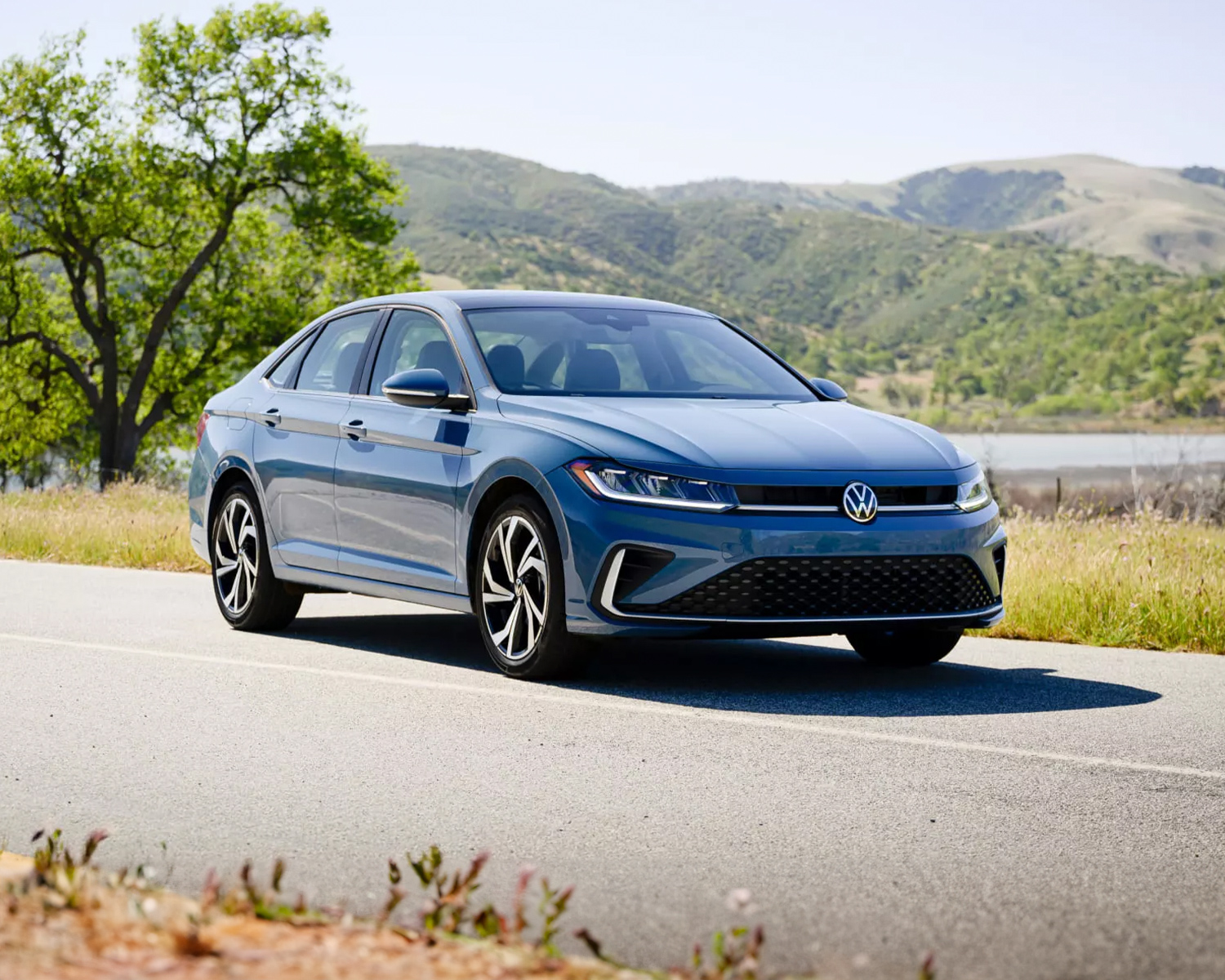 Front view of the 2025 VW Jetta