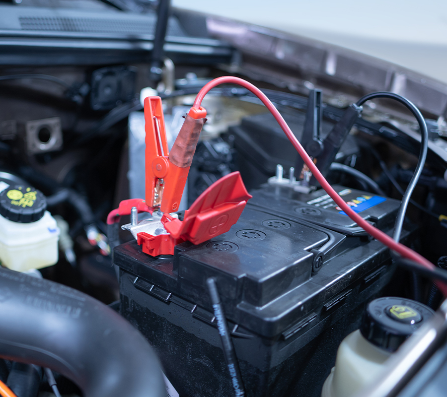 charging a dead car battery in winter